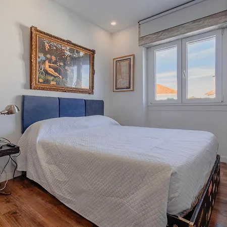 The Coolest Place Near The Airport! Kwatera prywatna Lizbona