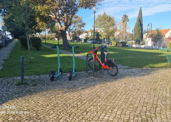 The Coolest Place Near The Airport! Accommodatie bij particulieren Lissabon