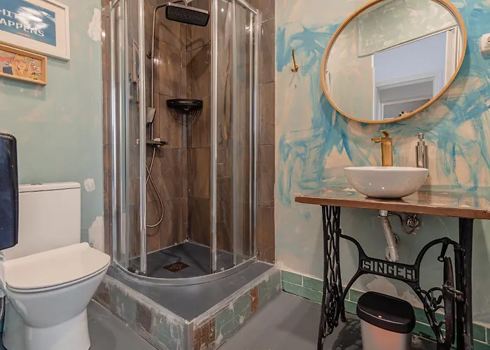 The Coolest Place Near The Airport! Accommodatie bij particulieren Lissabon