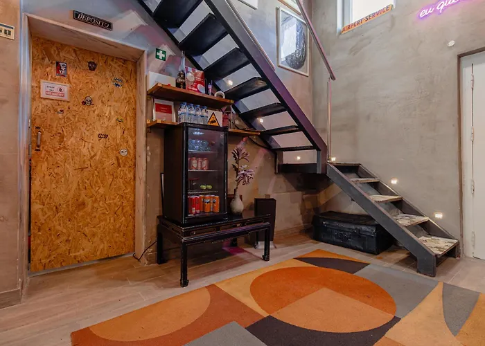 Accommodatie bij particulieren The Coolest Place Near The Airport! *